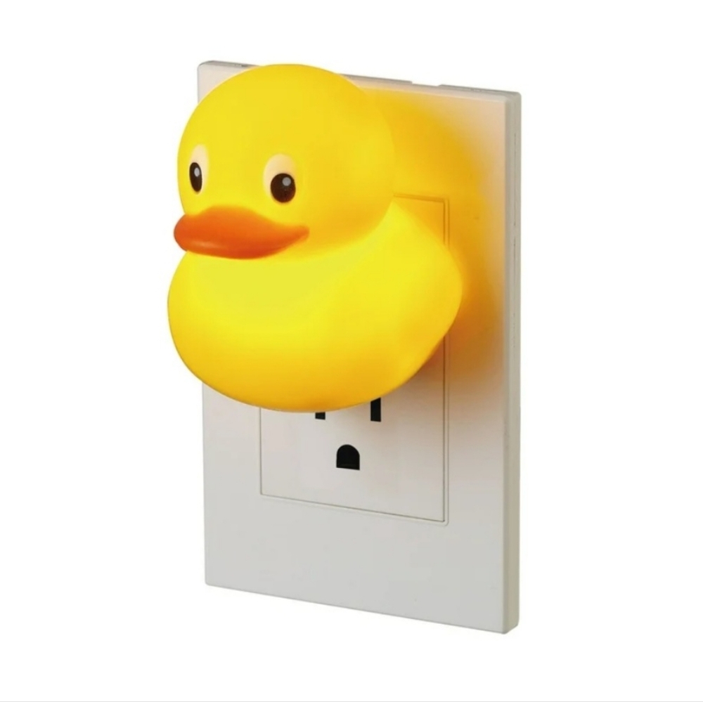 LED Duck Automatic Dusk to Dawn LED Plug-In Kids Night Light